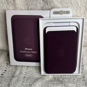 Apple iPhone FineWoven Wallet with MagSafe - Dark Purple